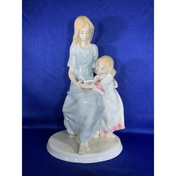 Merico Porcelain Sculpture of Mom Reading to Daughter - Picture 1 of 6